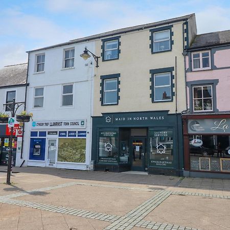 Trysorau Bach 2 Apartment Llanrwst Exterior photo